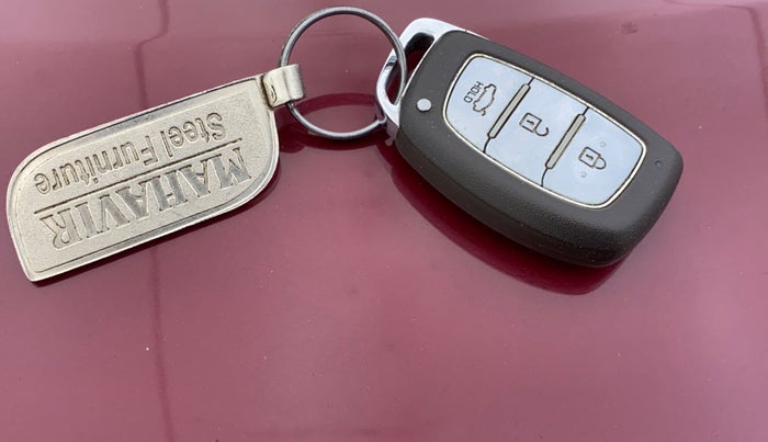 2016 Hyundai Grand i10 ASTA (O) 1.2 KAPPA VTVT, Petrol, Manual, 36,089 km, Key Close Up