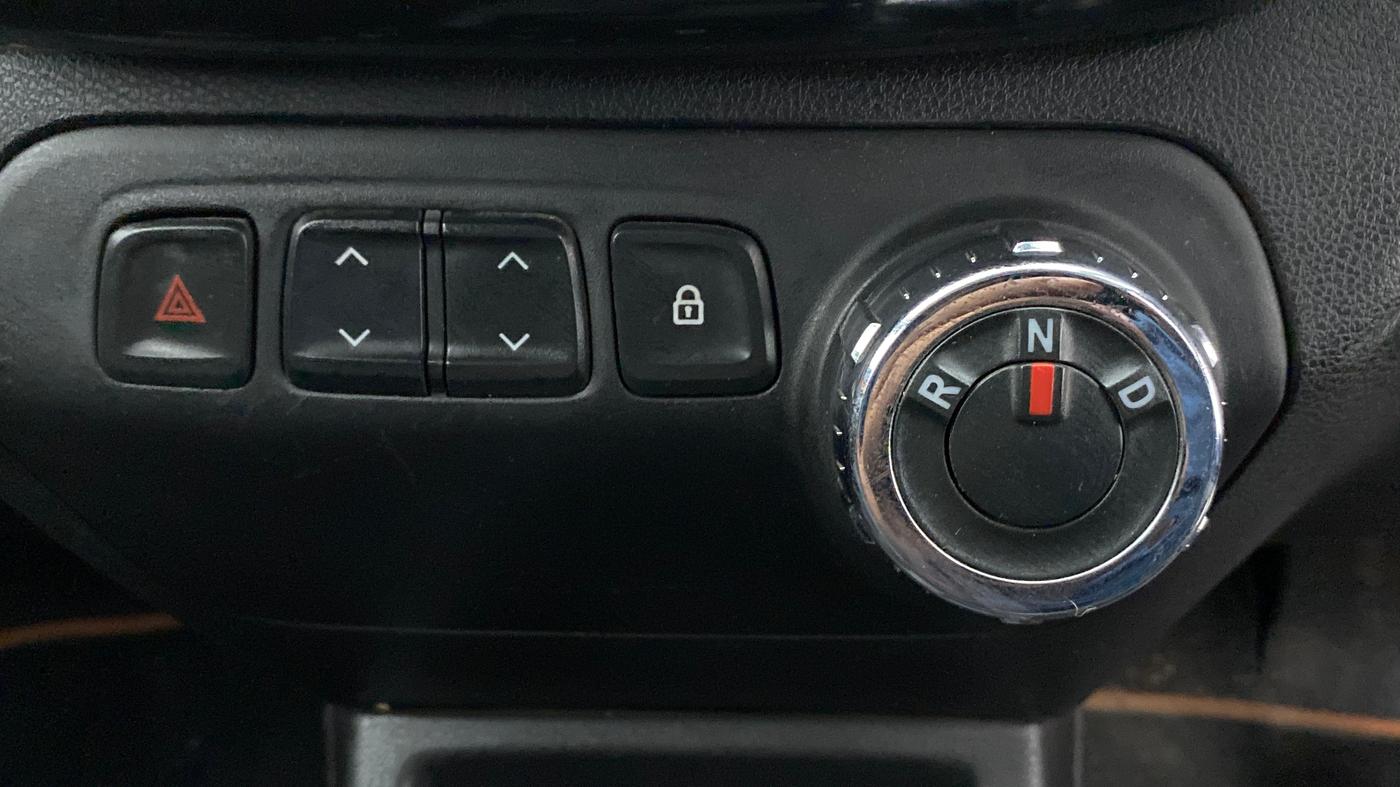 2018 Renault Kwid CLIMBER 1.0 AMT, Petrol, Automatic, 18,512 km, Gear Lever