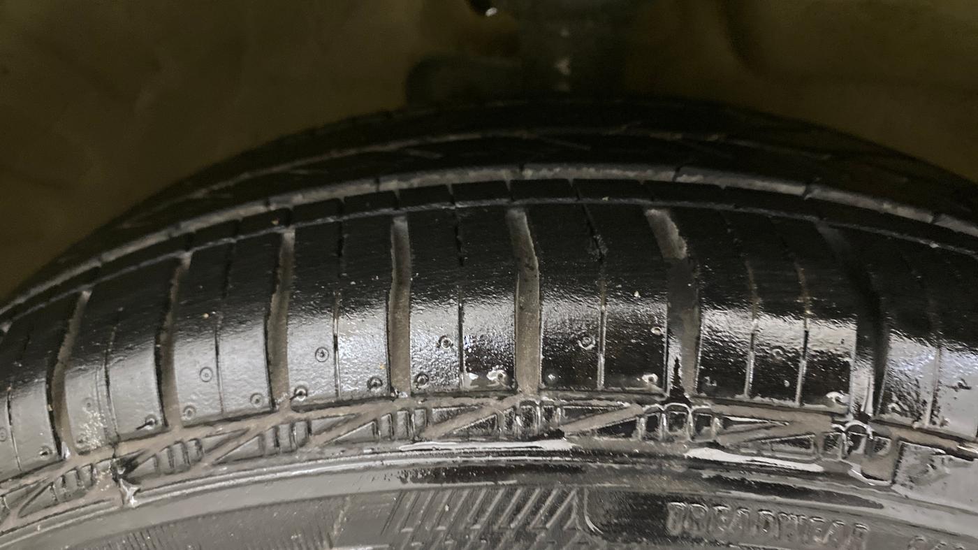 2014 Maruti Celerio VXI AMT, Petrol, Automatic, 95,467 km, Right Front Tyre Tread