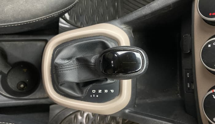 2017 Hyundai Grand i10 SPORTZ (O) AT 1.2 KAPPA VTVT, Petrol, Automatic, 31,831 km, Gear Lever