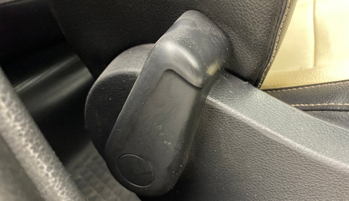 2019 Volkswagen Ameo TRENDLINE 1.5L, Diesel, Manual, 60,559 km, Driver Side Adjustment Panel