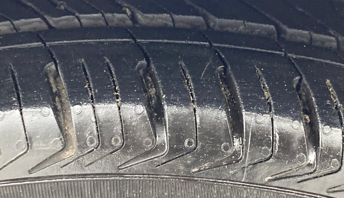 2019 Volkswagen Ameo TRENDLINE 1.5L, Diesel, Manual, 60,559 km, Right Front Tyre Tread