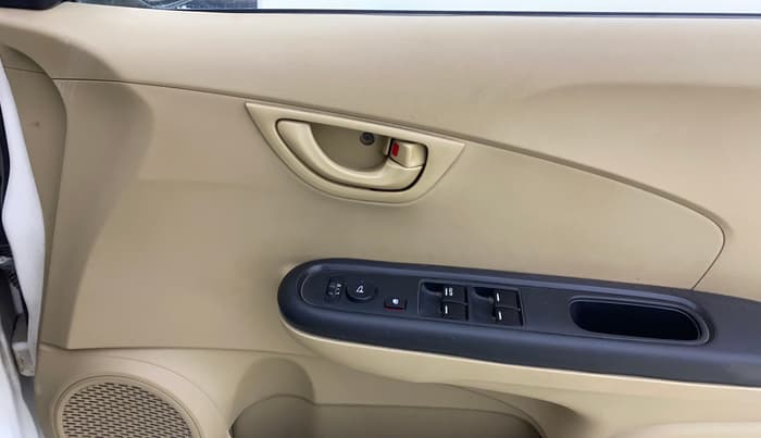 2014 Honda Mobilio 1.5L I-VTEC S, Petrol, Manual, 93,632 km, Driver Side Door Panels Control