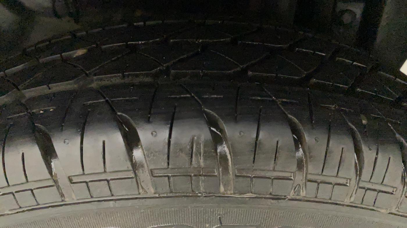2016 Maruti Swift Dzire VXI, Petrol, Manual, 77,984 km, Left Rear Tyre Tread