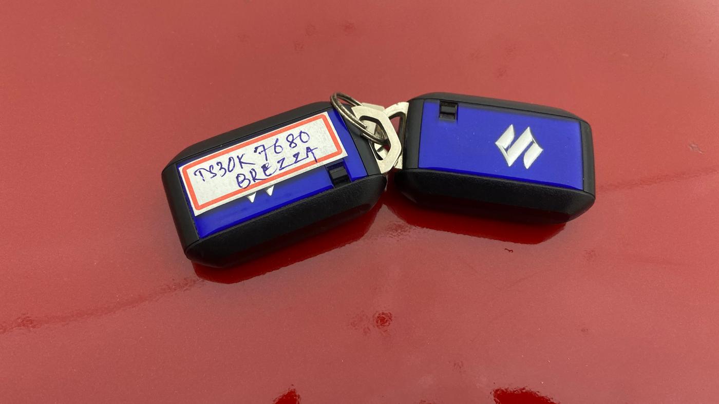2023 Maruti BREZZA ZXI SMART HYBRID , Petrol, Manual, 43,560 km, Key Close Up
