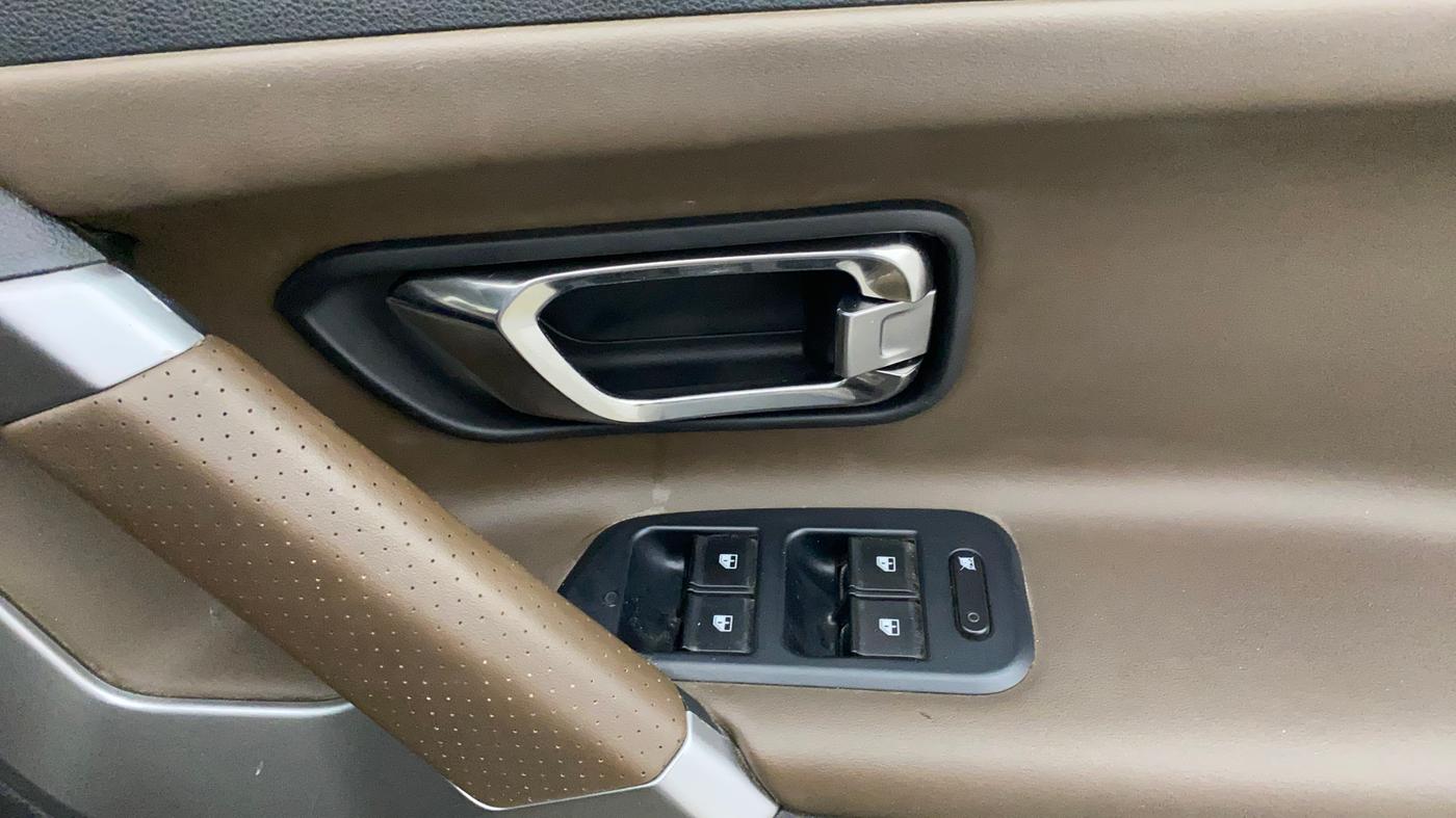 2019 Tata Harrier XZ 2.0L, Diesel, Manual, 49,677 km, Driver Side Door Panels Control