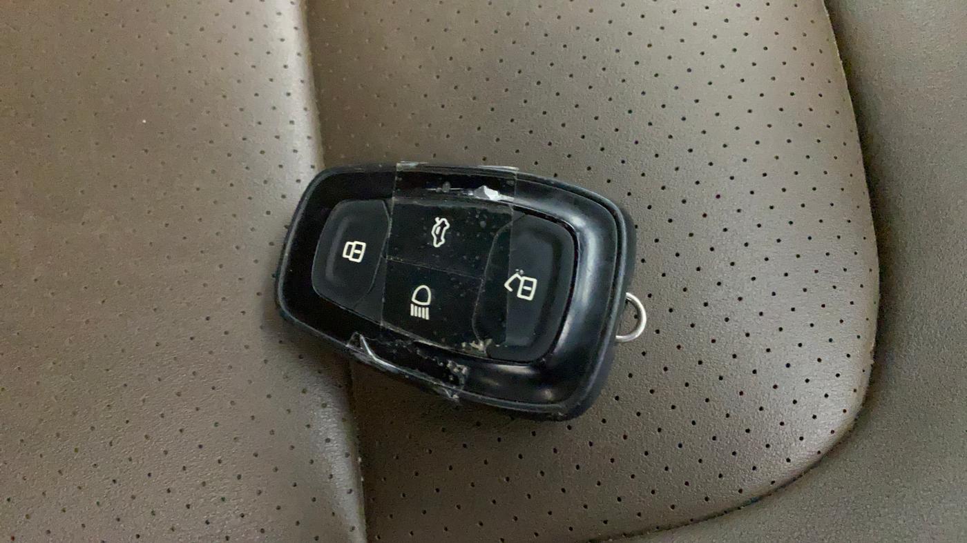 2019 Tata Harrier XZ 2.0L, Diesel, Manual, 49,677 km, Key Close Up