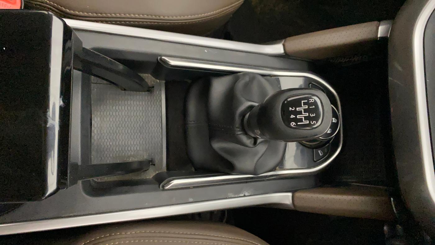 2019 Tata Harrier XZ 2.0L, Diesel, Manual, 49,677 km, Gear Lever