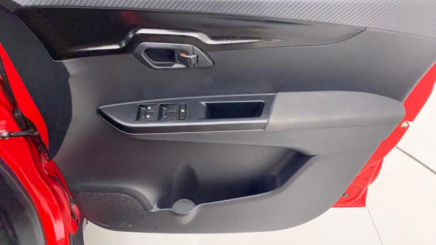 2018 Mahindra KUV 100 NXT K8 P 6 STR, Petrol, Manual, 32,843 km, Driver Side Door Panels Control