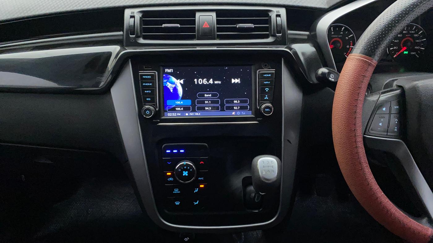 2018 Mahindra KUV 100 NXT K8 P 6 STR, Petrol, Manual, 32,843 km, Air Conditioner