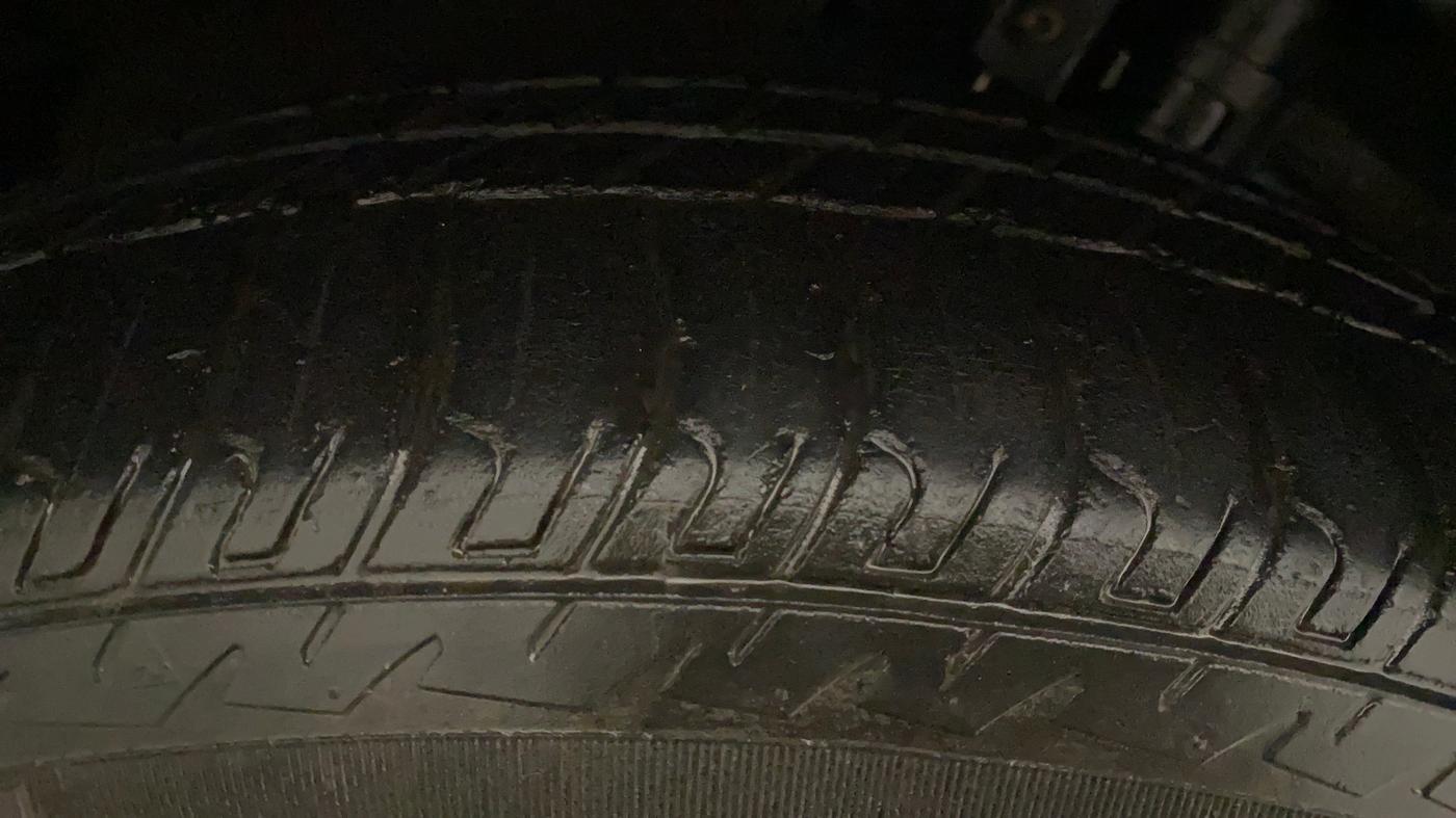 2012 Maruti Swift VXI, Petrol, Manual, 52,220 km, Left Rear Tyre Tread