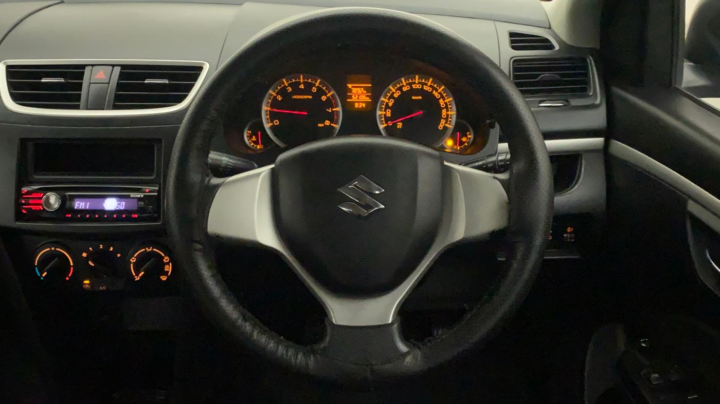 2012 Maruti Swift VXI, Petrol, Manual, 52,220 km, Steering Wheel Close Up