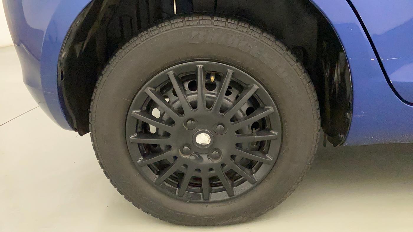 2012 Maruti Swift VXI, Petrol, Manual, 52,220 km, Right Rear Wheel