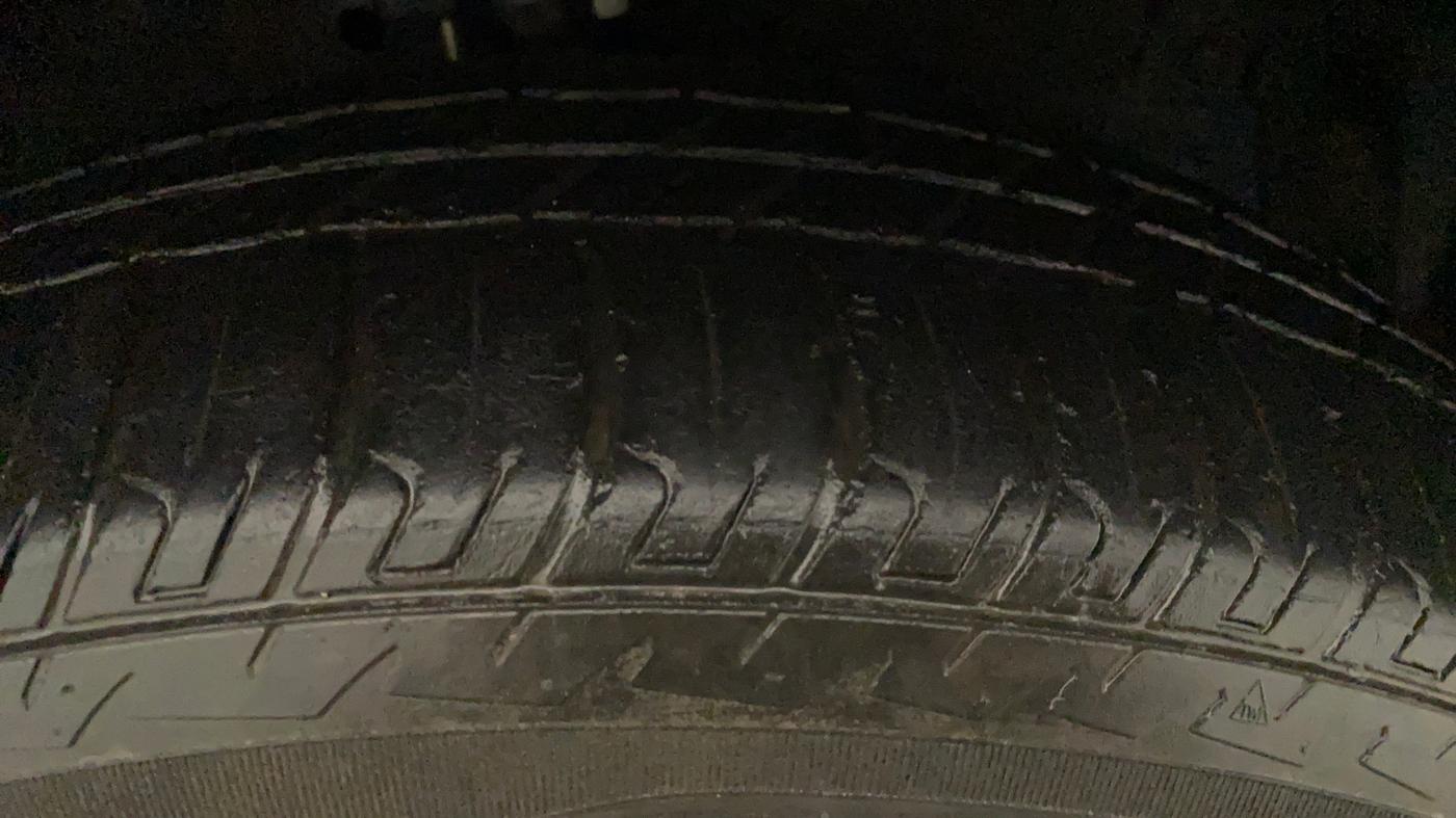 2012 Maruti Swift VXI, Petrol, Manual, 52,220 km, Right Front Tyre Tread