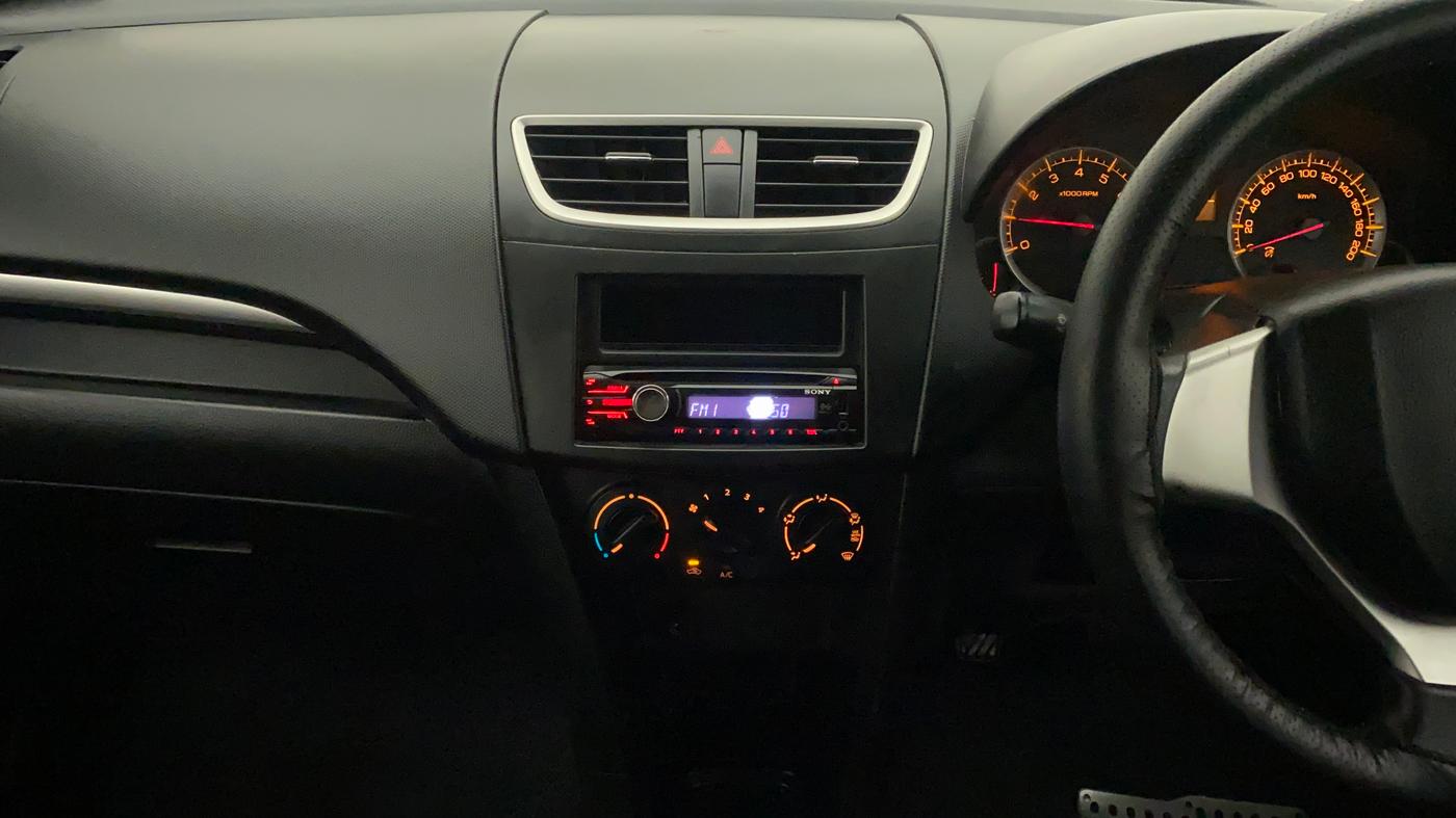 2012 Maruti Swift VXI, Petrol, Manual, 52,220 km, Air Conditioner