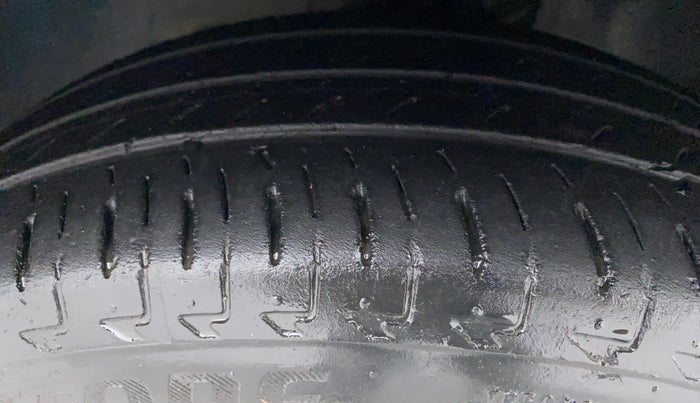 2019 Maruti IGNIS ZETA 1.2 AMT, Petrol, Automatic, 31,700 km, Right Front Tyre Tread