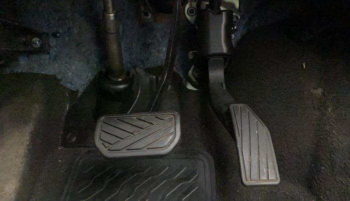 2019 Maruti IGNIS ZETA 1.2 AMT, Petrol, Automatic, 31,700 km, Pedals