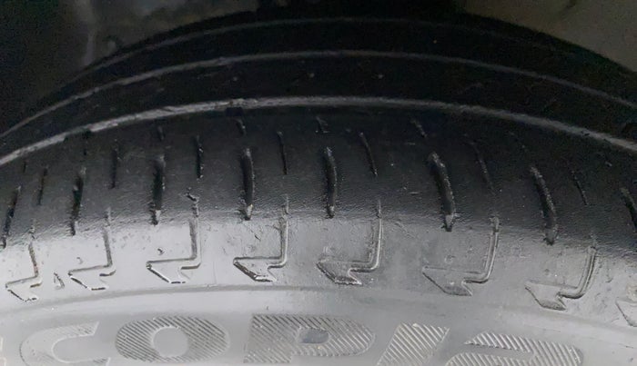 2019 Maruti IGNIS ZETA 1.2 AMT, Petrol, Automatic, 31,700 km, Left Front Tyre Tread