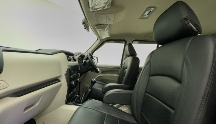 2021 Mahindra Scorpio S9, Diesel, Manual, 44,298 km, Right Side Front Door Cabin