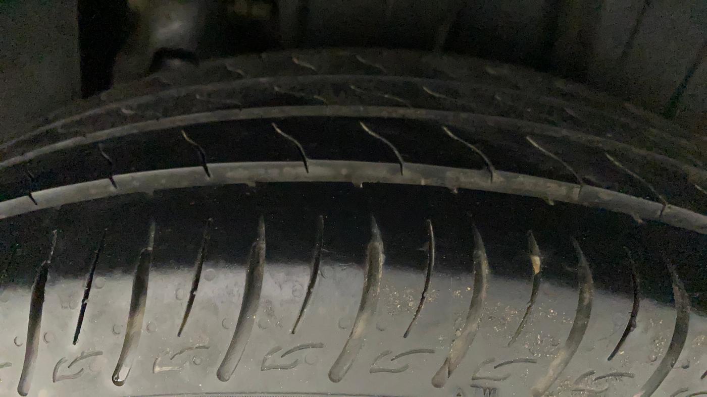 2020 Mahindra XUV300 W4 1.2 PETROL, Petrol, Manual, 56,376 km, Left Rear Tyre Tread