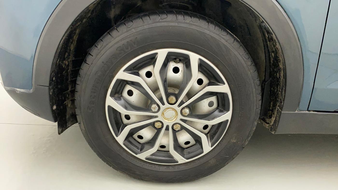 2020 Mahindra XUV300 W4 1.2 PETROL, Petrol, Manual, 56,376 km, Left Front Wheel