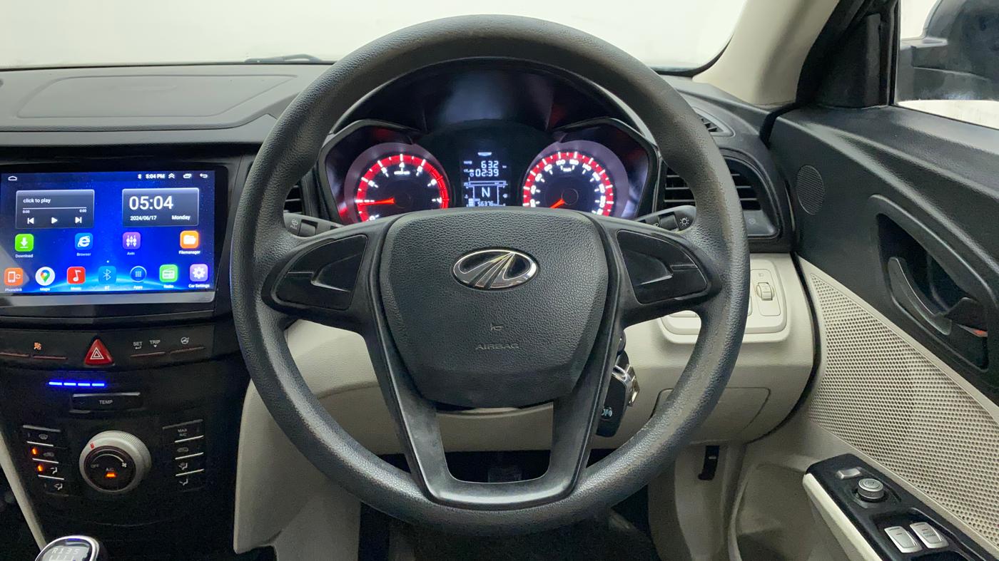 2020 Mahindra XUV300 W4 1.2 PETROL, Petrol, Manual, 56,376 km, Steering Wheel Close Up