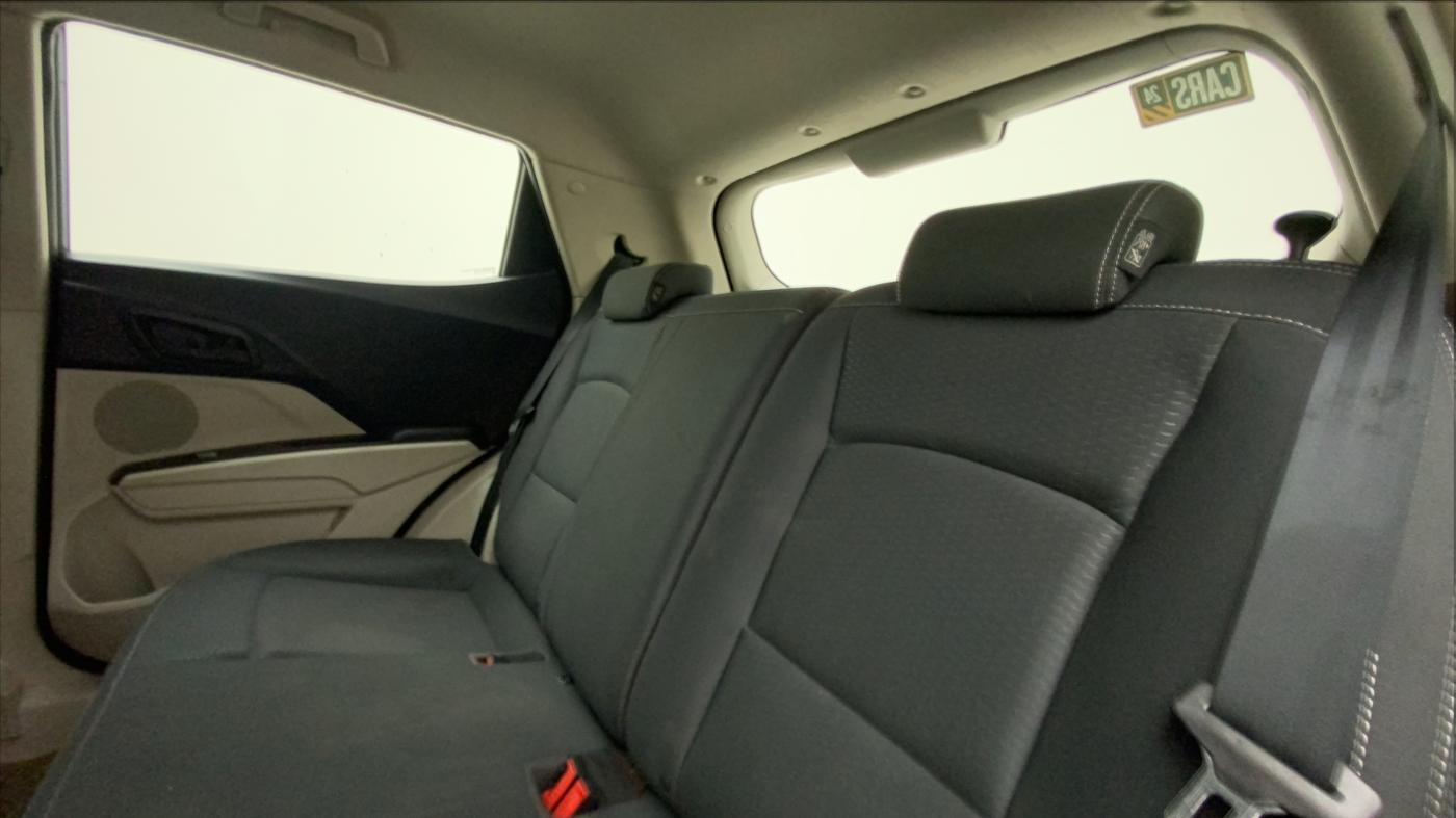 2020 Mahindra XUV300 W4 1.2 PETROL, Petrol, Manual, 56,376 km, Right Side Rear Door Cabin