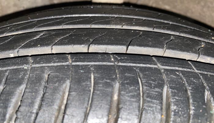 2017 Hyundai Creta E PLUS 1.6 PETROL, Petrol, Manual, 31,110 km, Left Front Tyre Tread