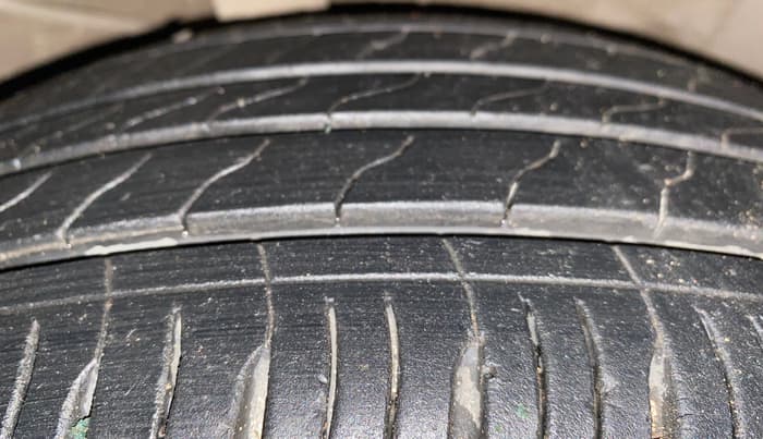 2017 Hyundai Creta E PLUS 1.6 PETROL, Petrol, Manual, 31,110 km, Right Front Tyre Tread