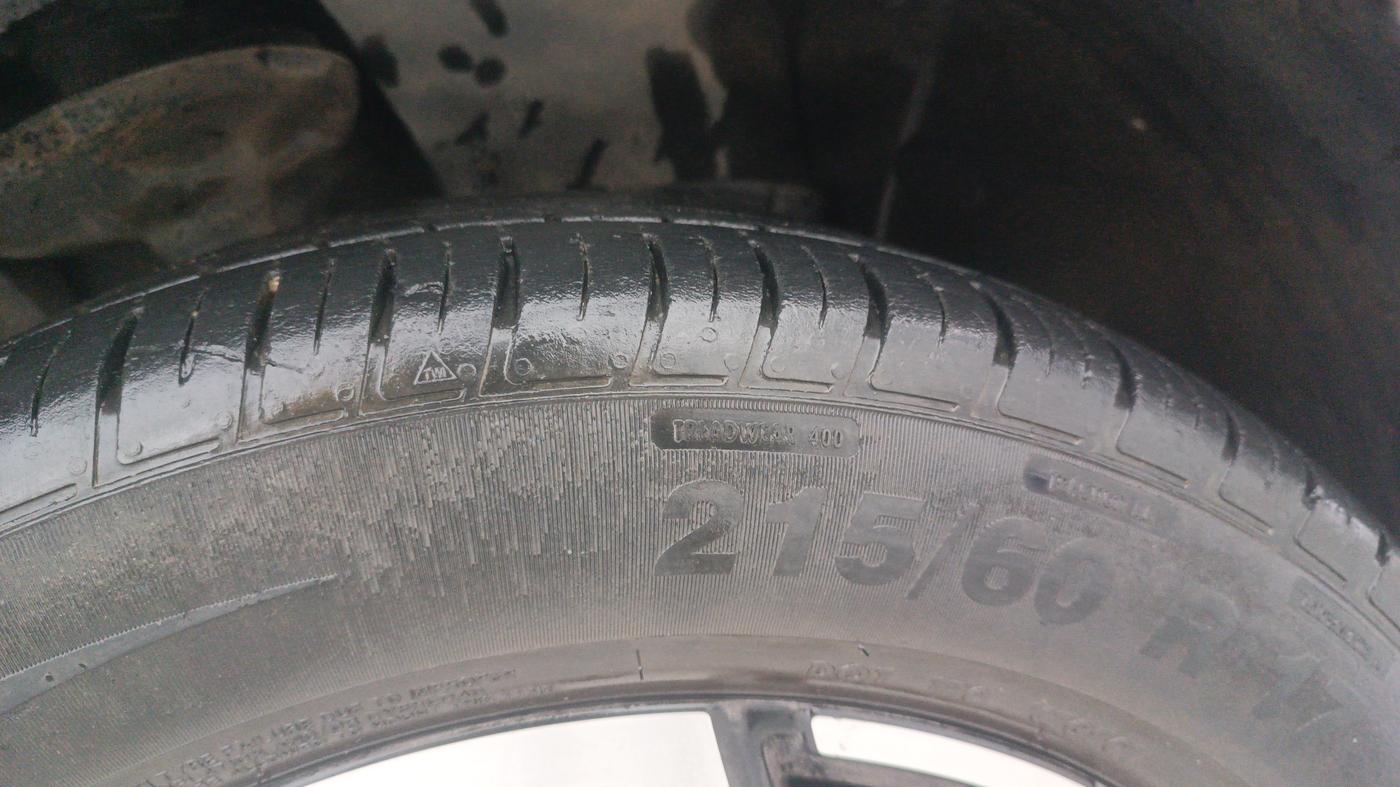 2021 Renault Duster RXZ 1.3 TURBO PETROL MT, Petrol, Manual, 43,370 km, Right Front Tyre Tread