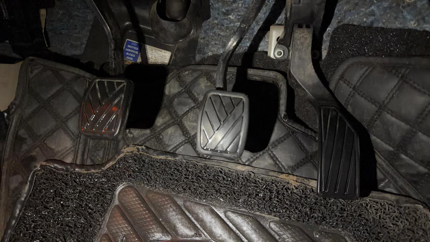 2022 Maruti Vitara Brezza ZXI, Petrol, Manual, 79,119 km, Pedals