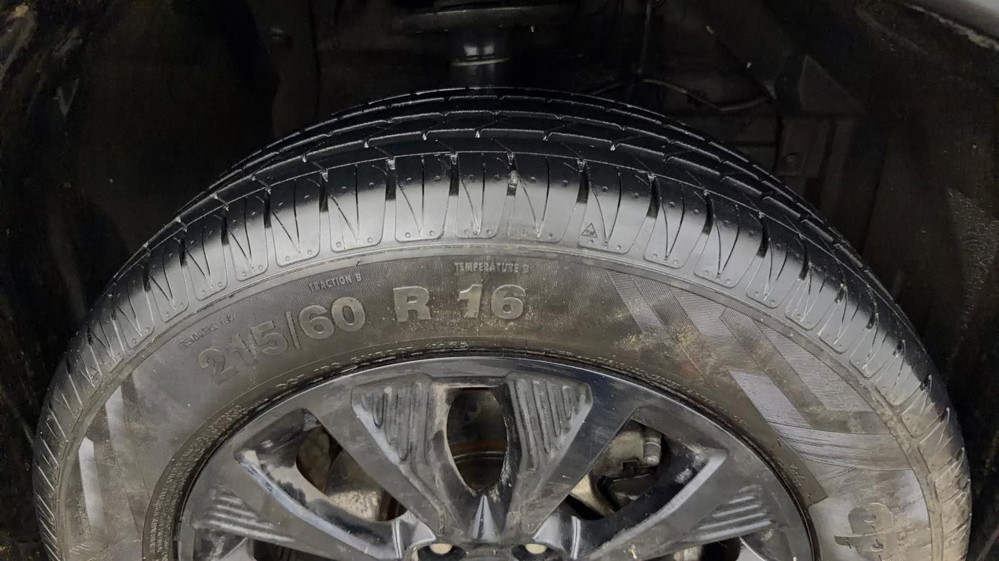 2022 Maruti Vitara Brezza ZXI, Petrol, Manual, 79,119 km, Right Front Tyre Tread