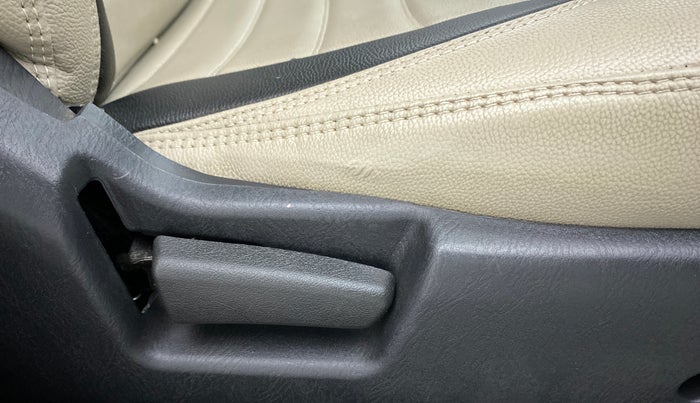 2020 Maruti Alto VXI, Petrol, Manual, 13,052 km, Driver Side Adjustment Panel