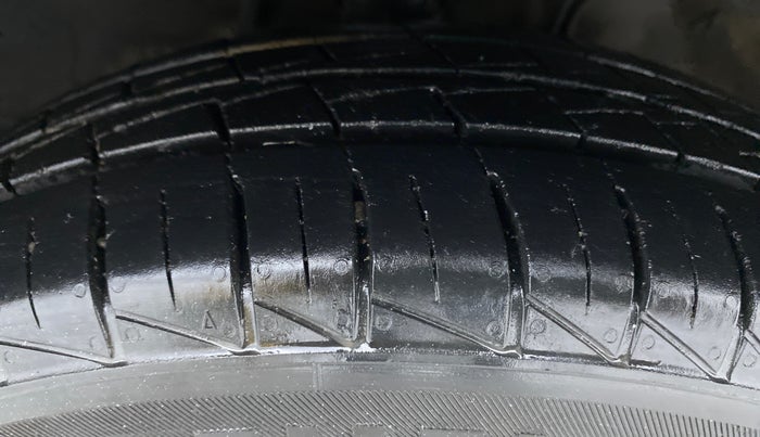 2020 Maruti Alto VXI, Petrol, Manual, 13,052 km, Right Front Tyre Tread