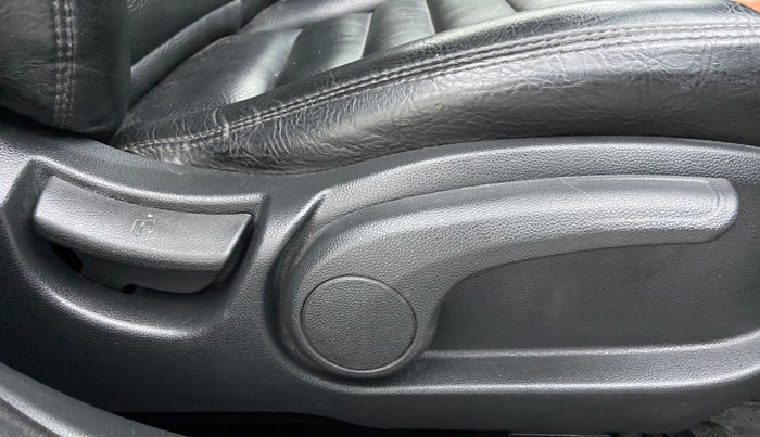 2015 Hyundai Elite i20 SPORTZ (O) 1.4, Diesel, Manual, 58,430 km, Driver Side Adjustment Panel
