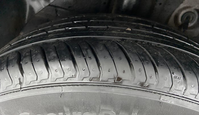 2015 Hyundai Elite i20 SPORTZ (O) 1.4, Diesel, Manual, 58,430 km, Right Rear Tyre Tread