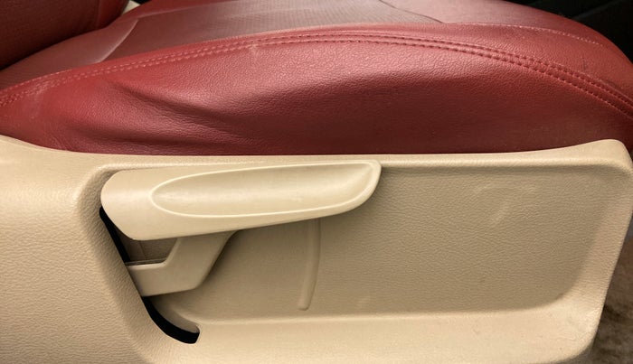 2016 Volkswagen Ameo HIGHLINE DSG 1.5 DIESEL , Diesel, Automatic, 59,723 km, Driver Side Adjustment Panel