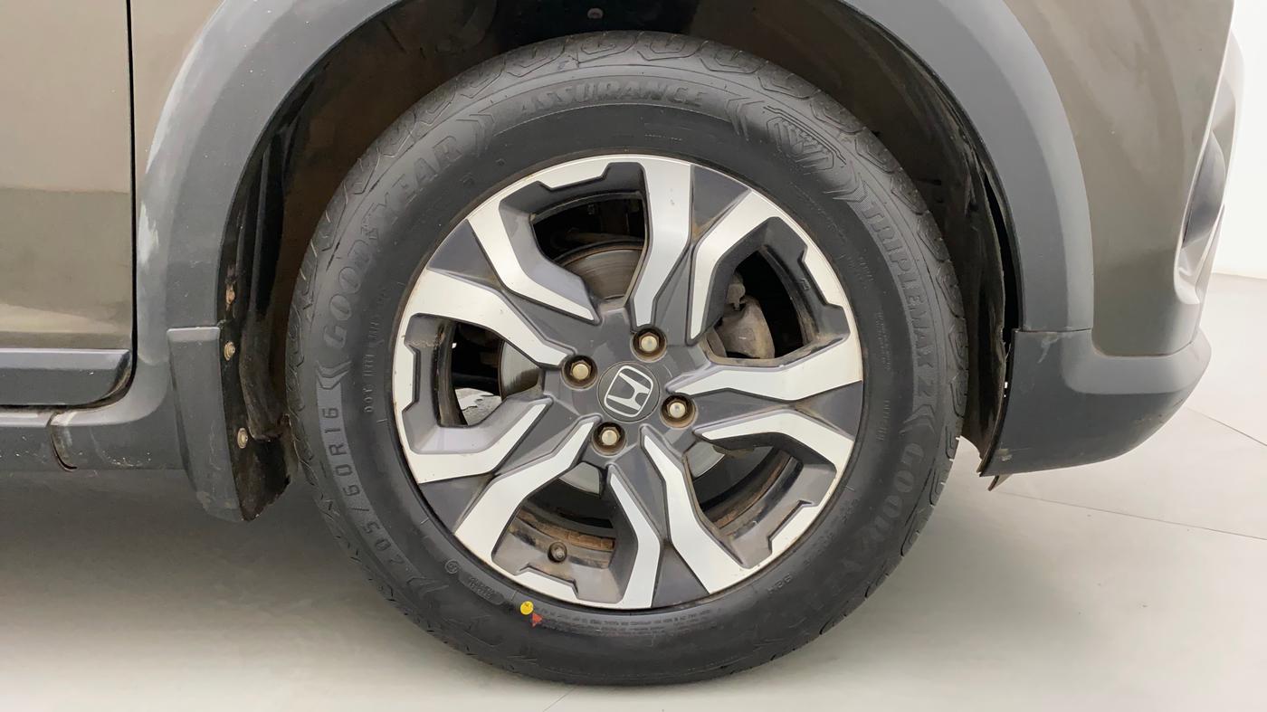 2017 Honda WR-V 1.5L I-DTEC VX MT, Diesel, Manual, 1,46,259 km, Right Front Wheel