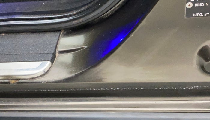 2017 Honda WR-V 1.5L I-DTEC VX MT, Diesel, Manual, 1,46,259 km, Left running board - Minor scratches