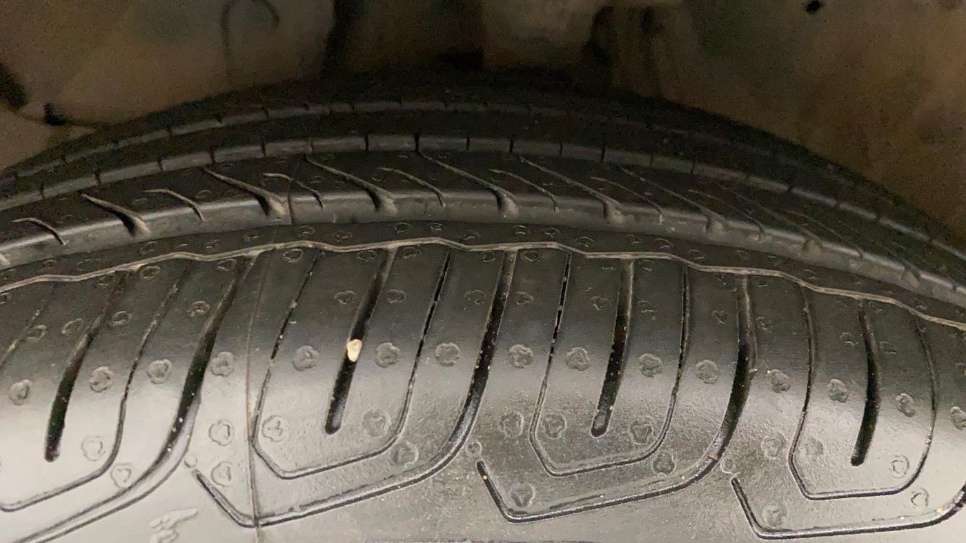 2017 Honda WR-V 1.5L I-DTEC VX MT, Diesel, Manual, 1,46,259 km, Left Front Tyre Tread