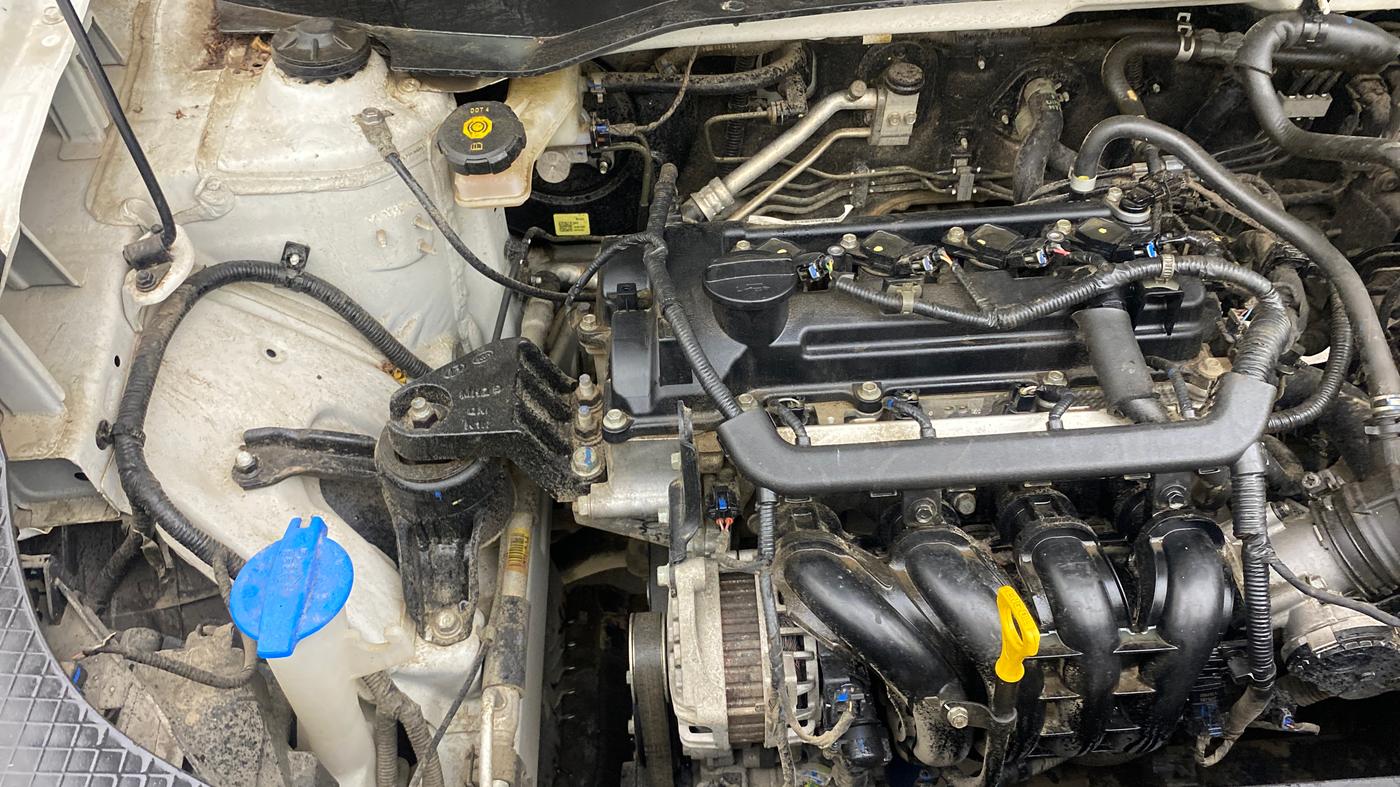 2022 Hyundai VENUE S 1.2, Petrol, Manual, 29,500 km, Engine View - Right