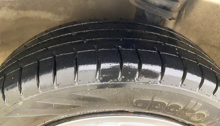 2014 Maruti Alto K10 VXI, Petrol, Manual, 91,059 km, Left Front Tyre Tread