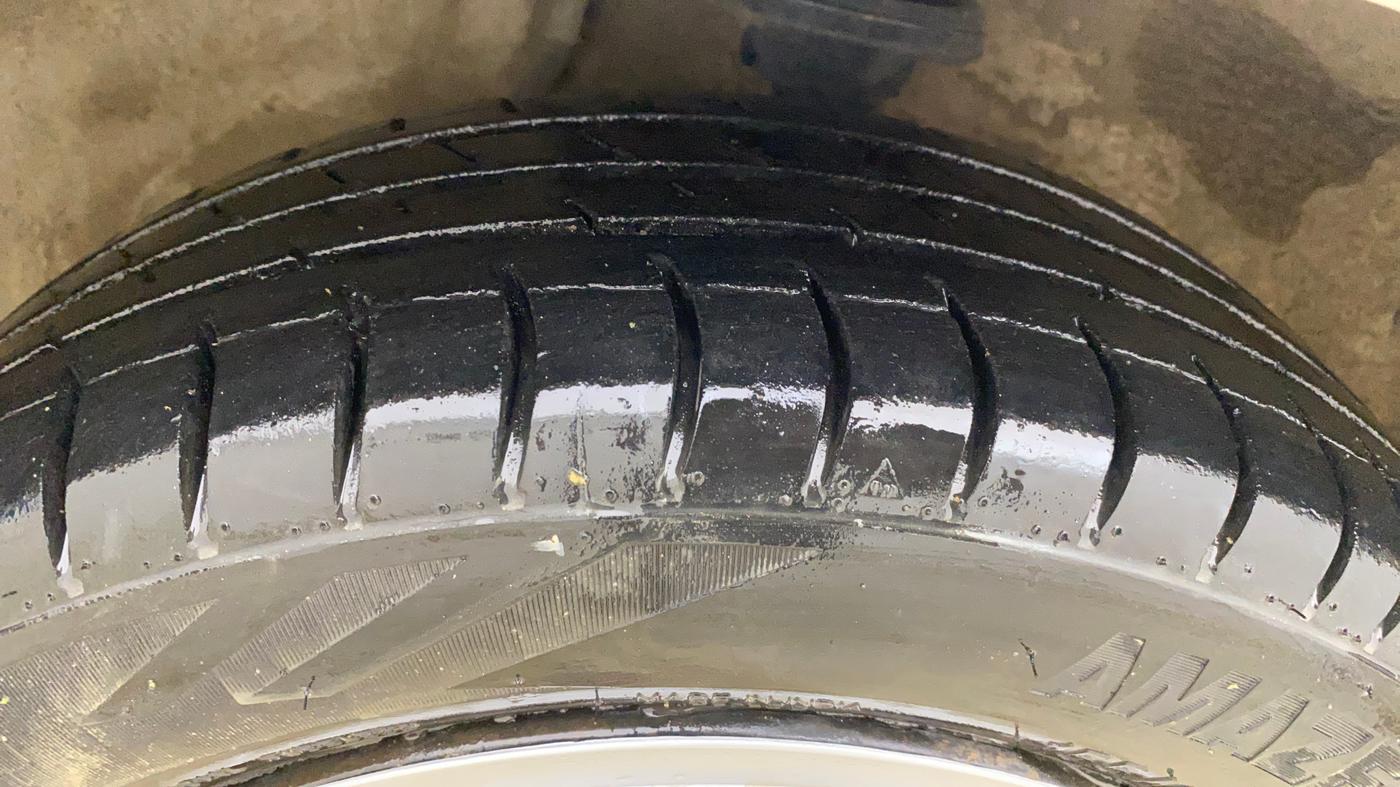 2014 Maruti Alto K10 VXI, Petrol, Manual, 91,059 km, Right Front Tyre Tread