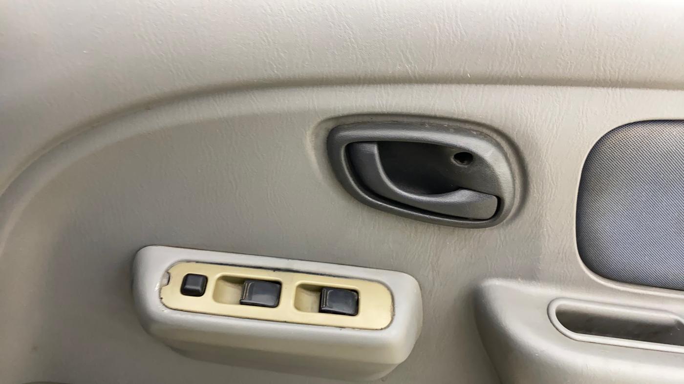 2014 Maruti Alto K10 VXI, Petrol, Manual, 91,059 km, Driver Side Door Panels Control