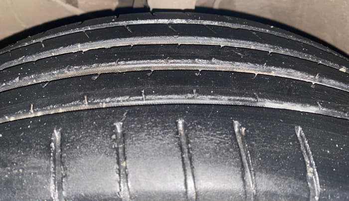 2023 Maruti Baleno DELTA PETROL 1.2, Petrol, Manual, 29,257 km, Left Front Tyre Tread