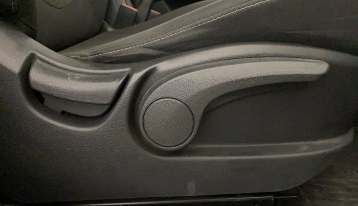 2018 Hyundai Creta SX PLUS AT 1.6 PETROL, Petrol, Automatic, 55,657 km, Driver Side Adjustment Panel