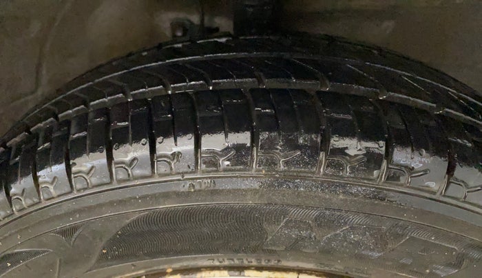 2015 Maruti Wagon R 1.0 LXI, Petrol, Manual, 72,597 km, Right Front Tyre Tread