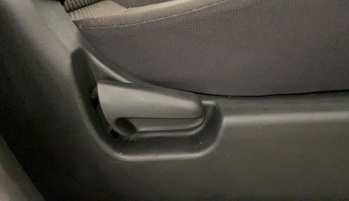 2015 Maruti Wagon R 1.0 LXI, Petrol, Manual, 72,597 km, Driver Side Adjustment Panel