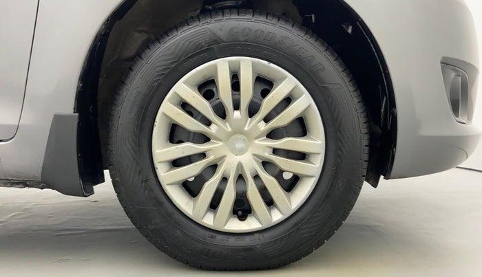 2013 Maruti Swift VDI, Diesel, Manual, Right Front Wheel