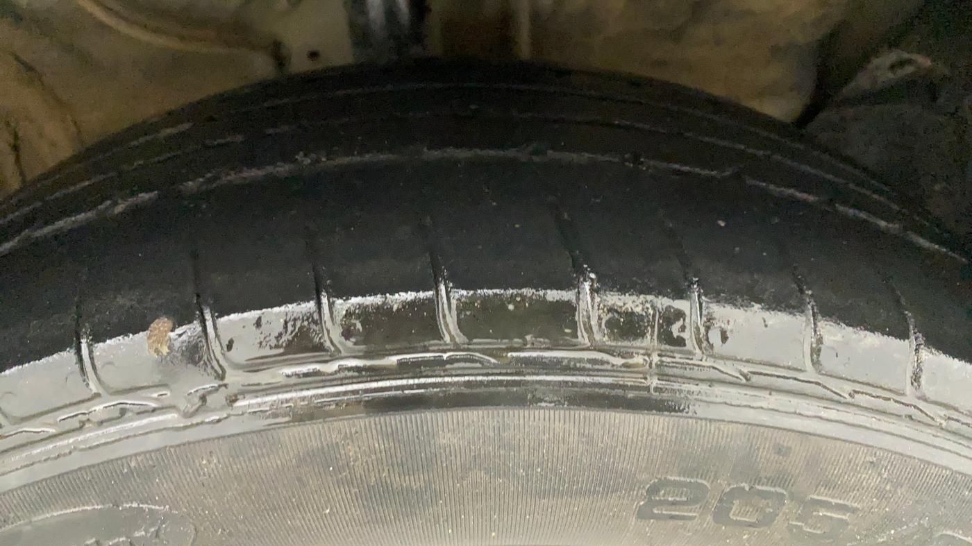 2020 KIA SELTOS HTK PLUS AT 1.5 DIESEL, Diesel, Automatic, 83,460 km, Right Front Tyre Tread